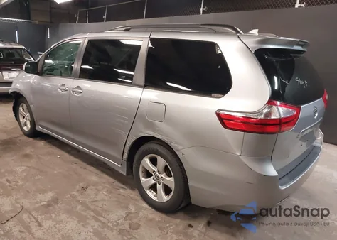 2018 Toyota Sienna Le 8 Passenger из США, поврежденный, VIN 5TDKZ3DCXJS915490